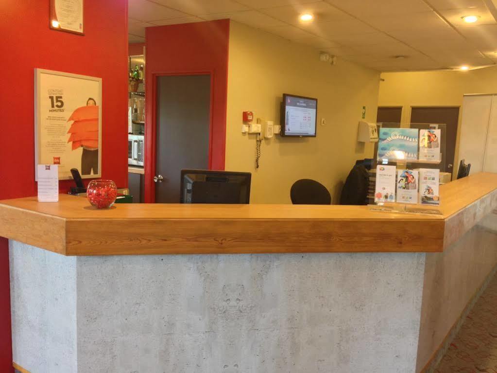 Ibis Lyon L'Isle D'Abeau Hotel ภายนอก รูปภาพ