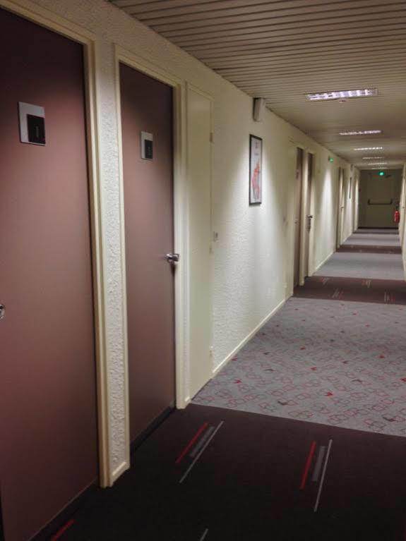 Ibis Lyon L'Isle D'Abeau Hotel ภายนอก รูปภาพ